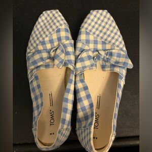Blue and beige plaid w/bow toms